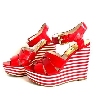 SOLD!!! Michael Kors wedges 7.5